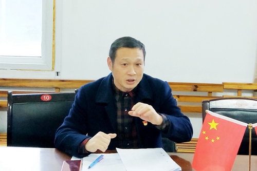 向宇飛列席指導(dǎo)股份公司氯堿黨支部“不忘初心、牢記使命”專題組織生活會(圖2)