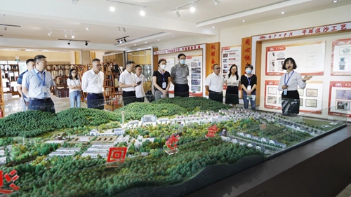 貴州省第三屆省長質量獎評審專家組到金沙酒業(yè)現場評審(圖1)