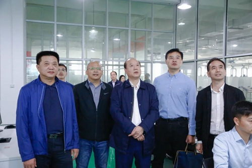 湖北省應(yīng)急管理廳黨委副書記、副廳長(zhǎng)楊愛(ài)東到宜化實(shí)訓(xùn)基地現(xiàn)場(chǎng)調(diào)研(圖2)