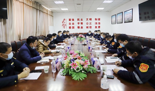 宜都市委副書記、市長李澤剛一行到楚星公司開展“千名干部進千企”服務活動(圖1)