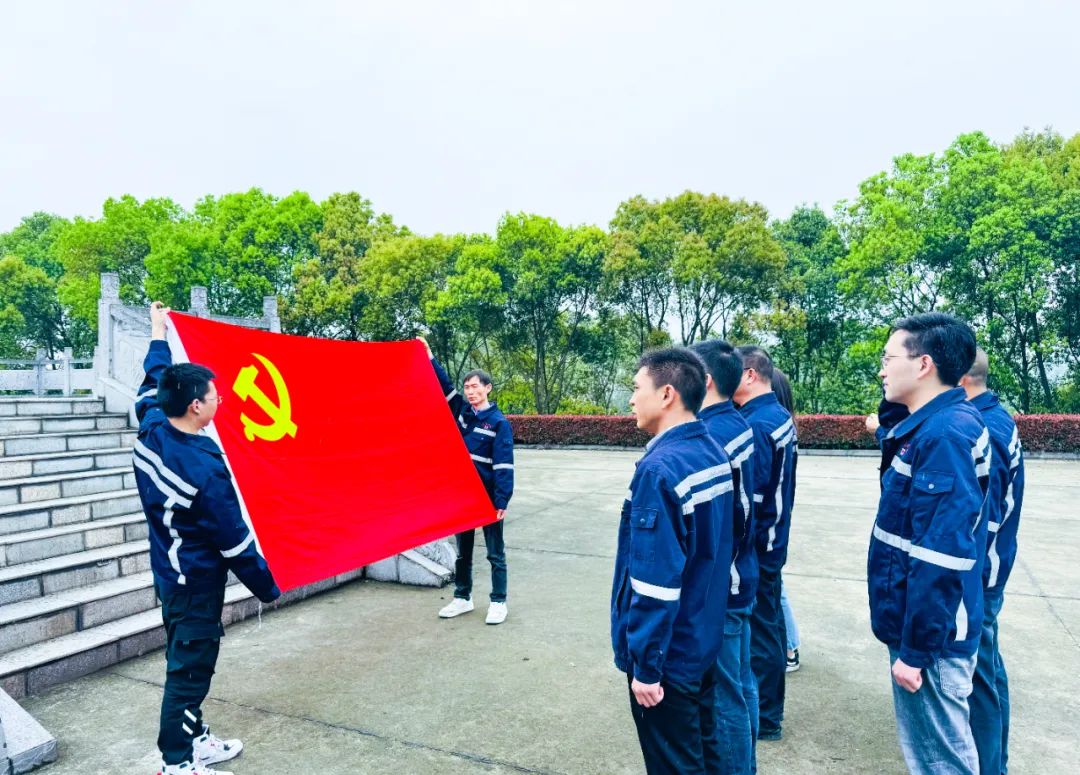 在緬懷中汲取奮進力量！這場主題黨日活動“走心”更“入心”！(圖3)