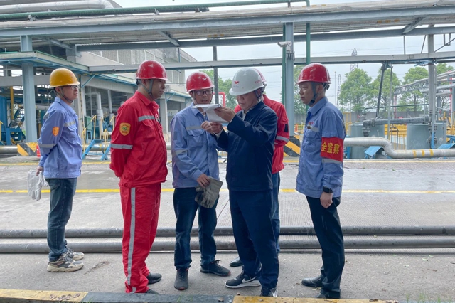 王大真到松滋肥業(yè)、楚星公司和股份公司現(xiàn)場(chǎng)檢查安全生產(chǎn)工作