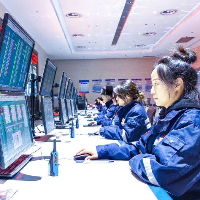 新疆宜化電石車間二一班：強(qiáng)化班組建設(shè)，筑牢基層基石